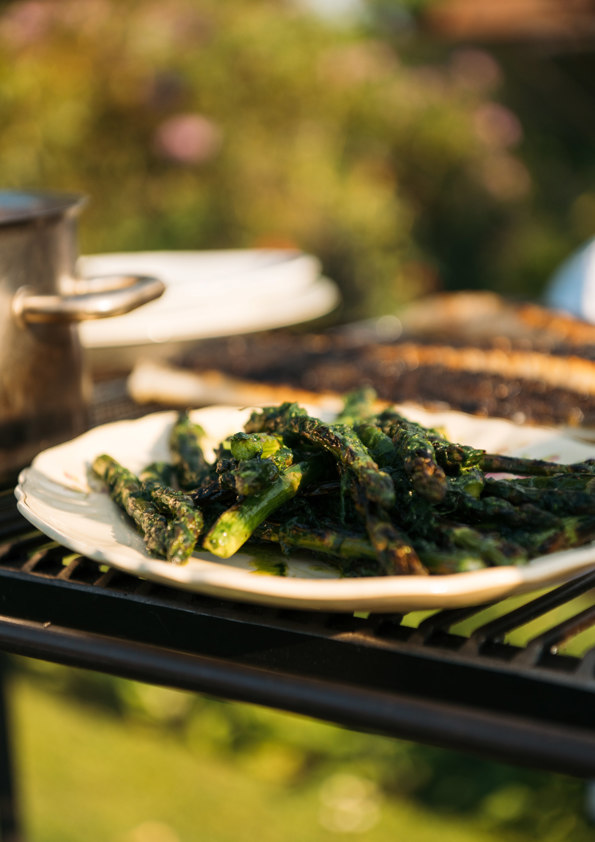 Feast Over Fire At The Farmhouse At Redcoats 118